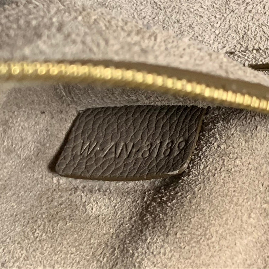 Celine Seau Sangle Bucket Bag - Image 10