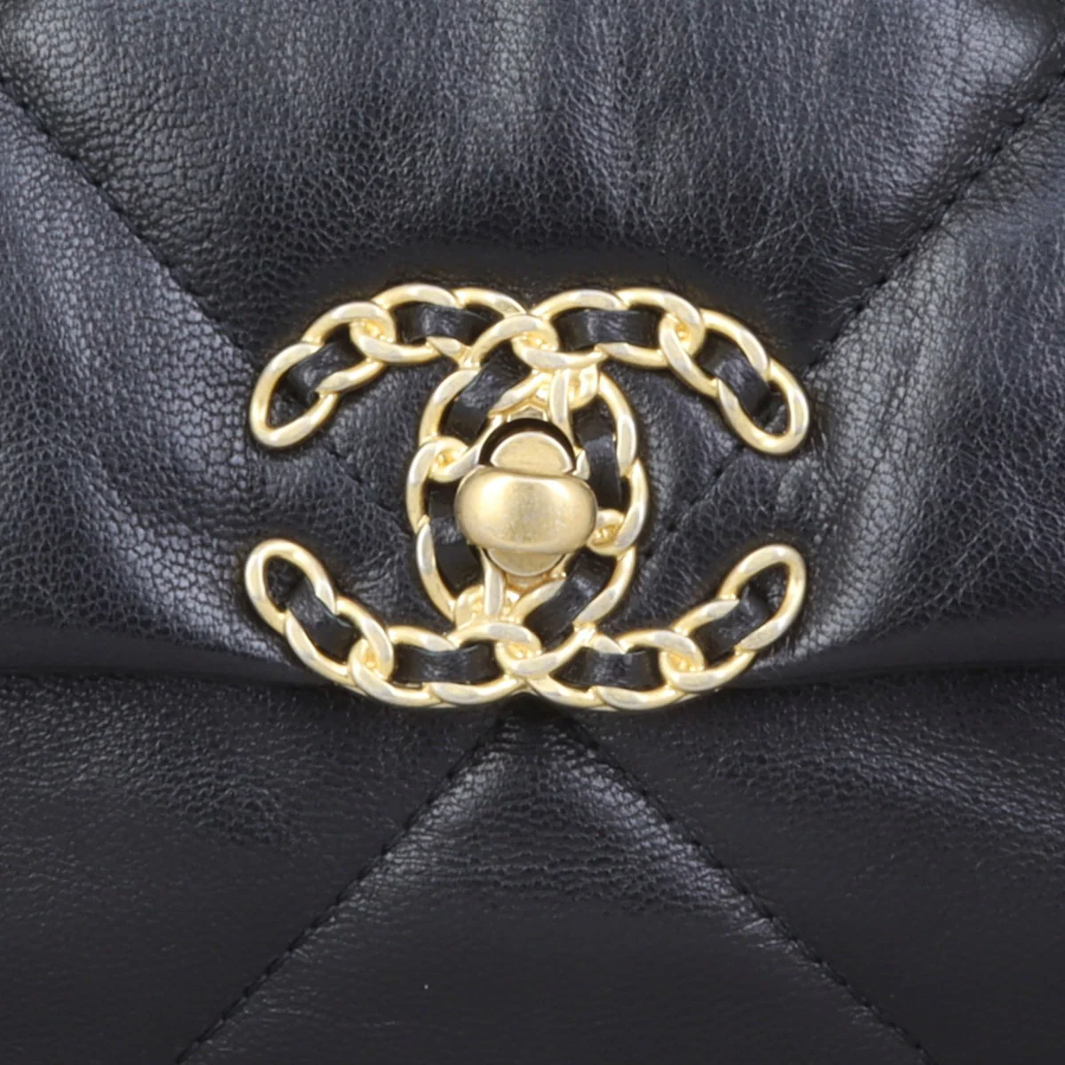 Chanel 19 Flap Bag Large | Black - Image 9