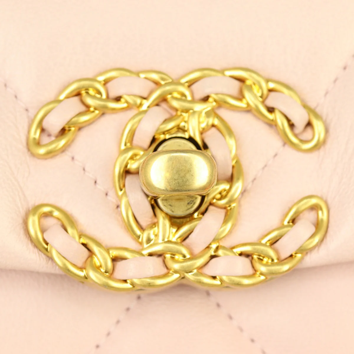 Chanel 19 Flap Bag Medium | Pale Pink - Image 9