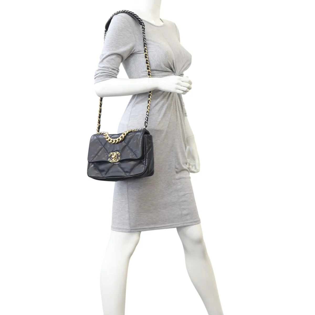 Chanel 19 Flap Bag Medium | 29 Series - Image 12