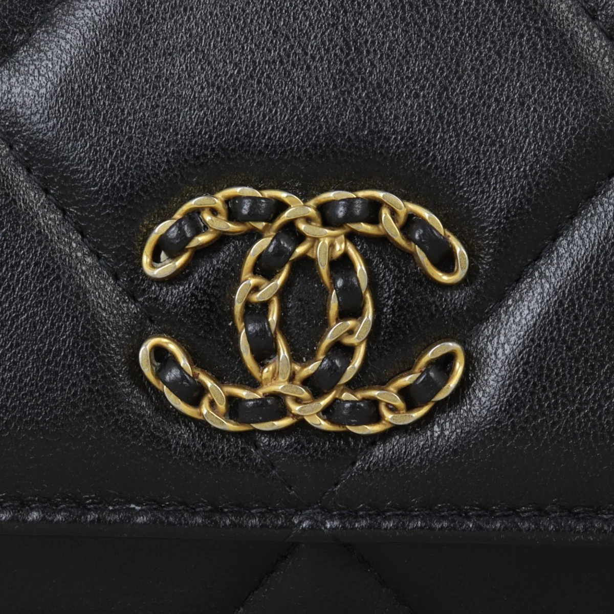 Chanel 19 Wallet On Chain - Image 8