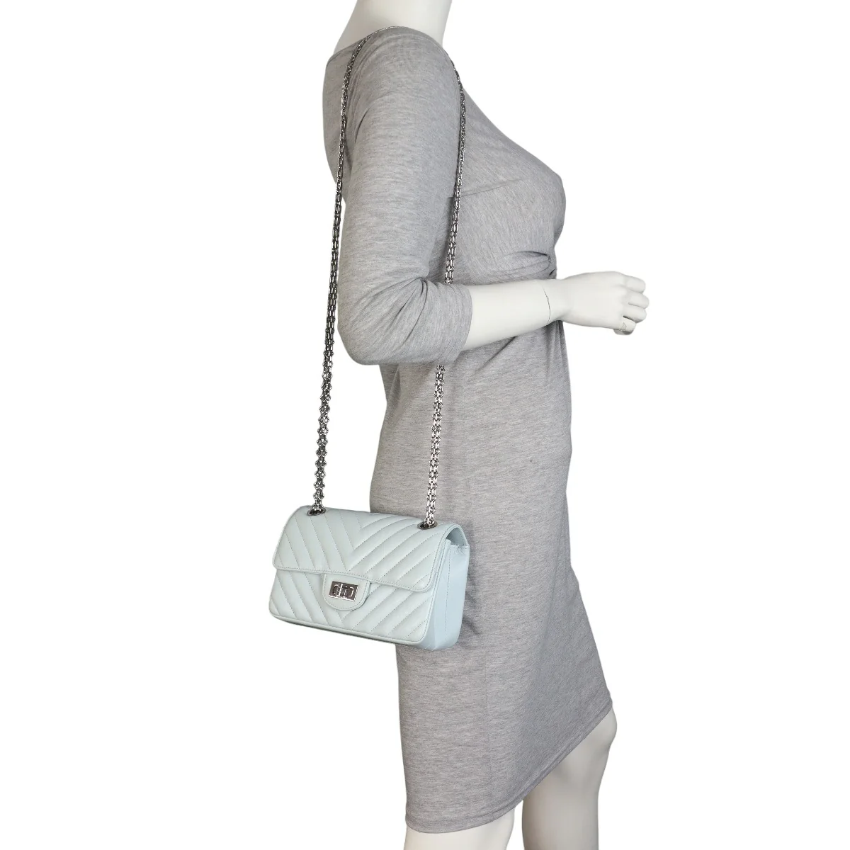 Chanel 2.55 Reissue 224 Single Flap Bag Chevron - Image 12