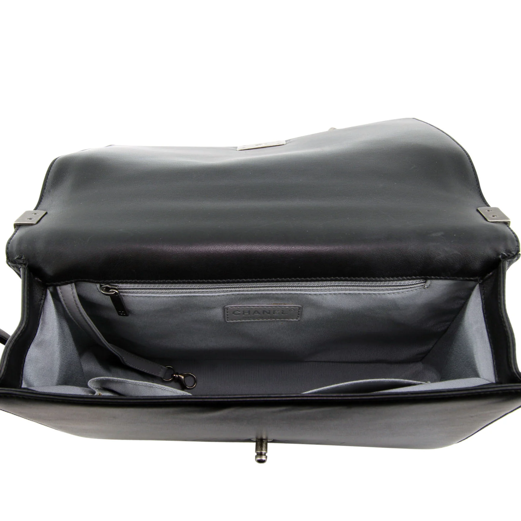 Chanel Boy Large | 17 Series - Image 9