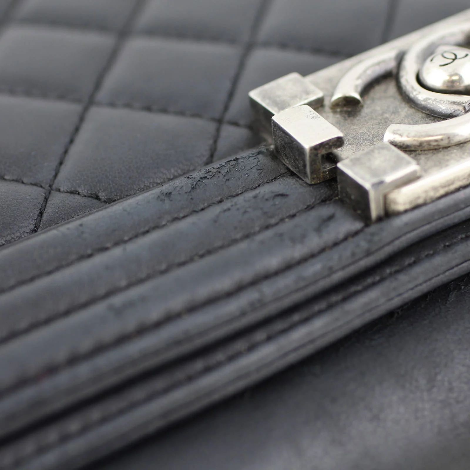 Chanel Boy Large | 19 Series - Image 9