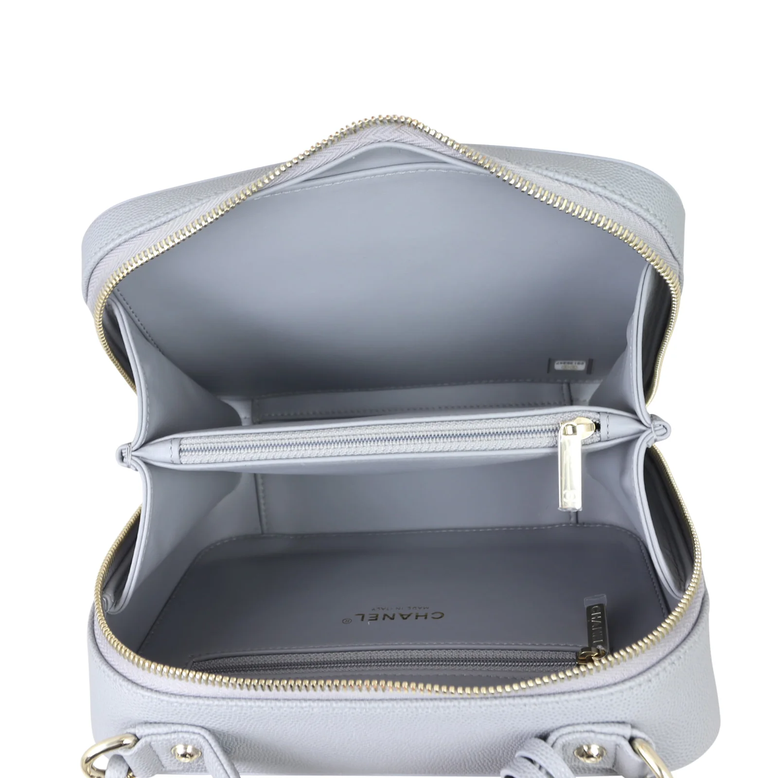 Chanel CC Filigree Vanity Case Medium - Image 9