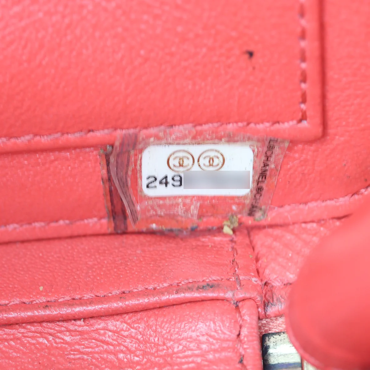 Chanel CC Filigree Vanity Case Small |  Bright Coral - Image 9