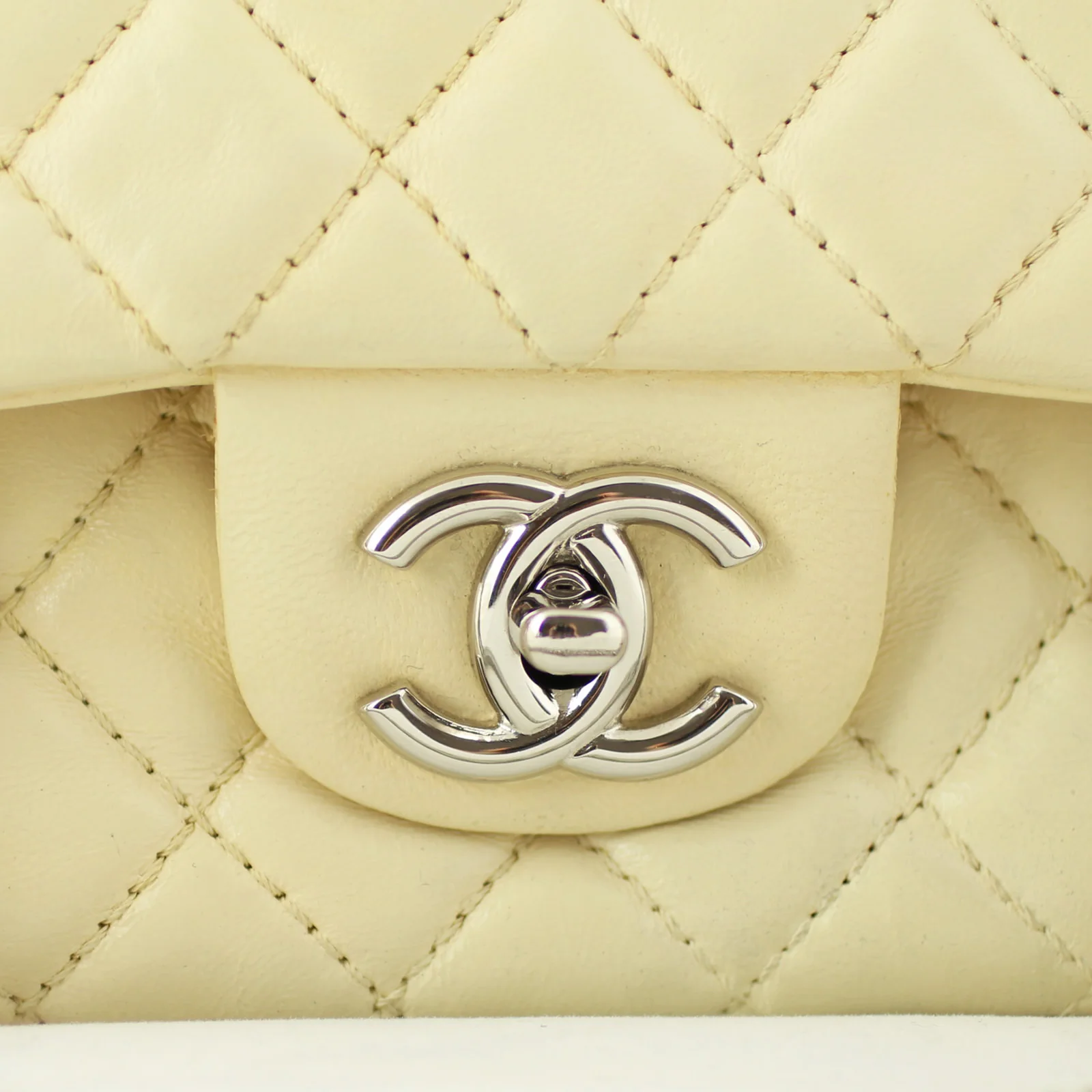 Chanel Classic Double Flap 2.55 Bag - Image 7