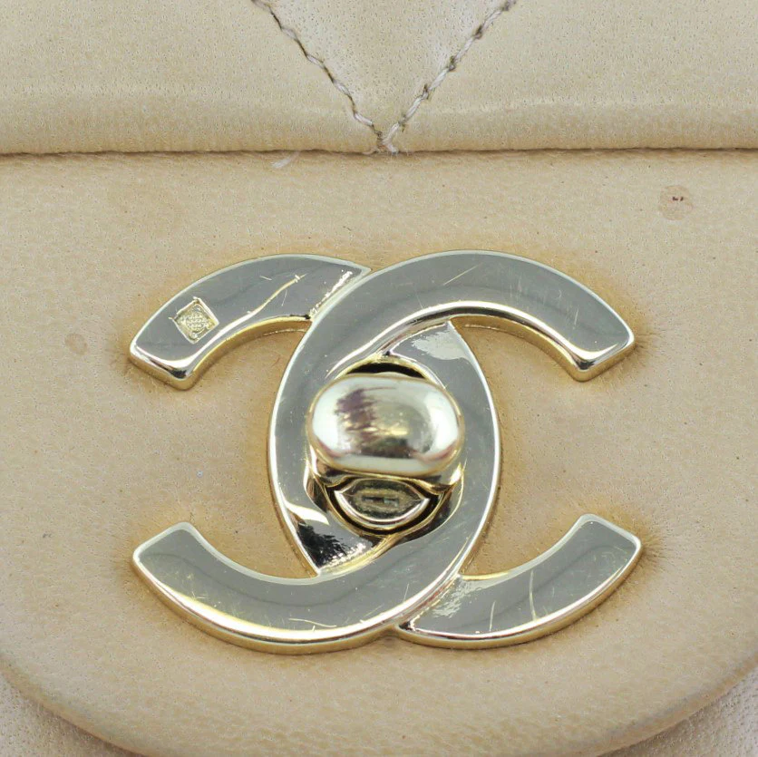 Chanel Classic Double Flap Medium - Image 7