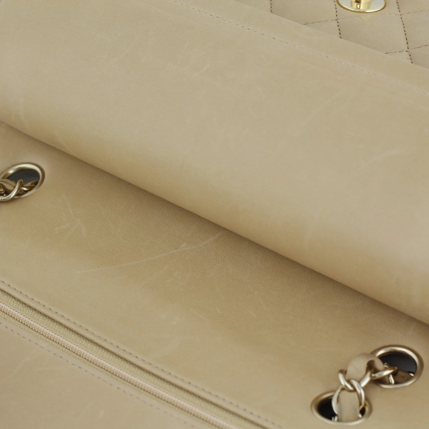 Chanel Classic Double Flap Medium - Image 9