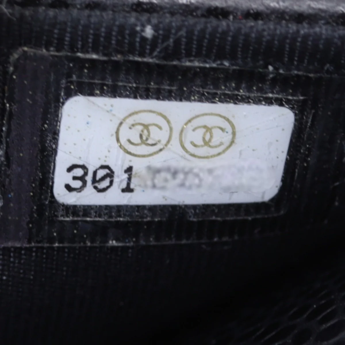 Chanel Classic Wallet on Chain - Image 8