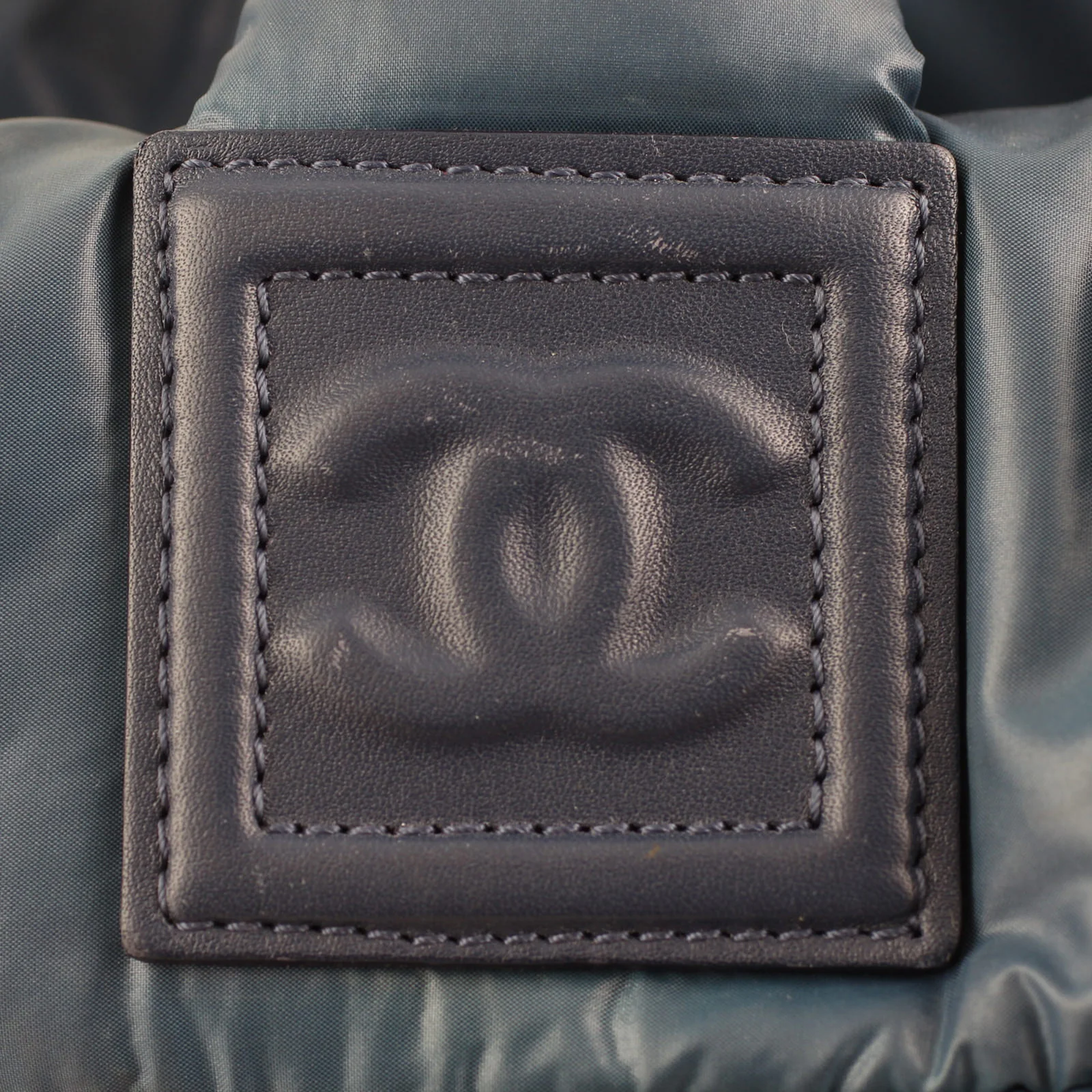 Chanel Coco Cocoon Reversible Tote | Navy - Image 9