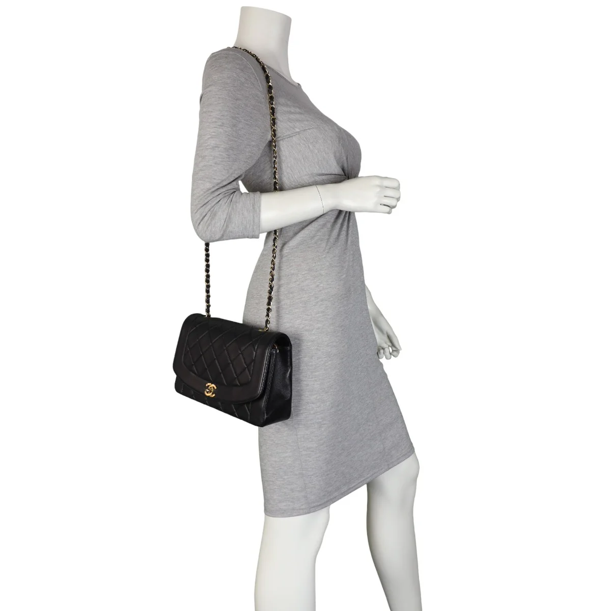 Chanel Diana Flap Bag | Vintage Black - Image 12