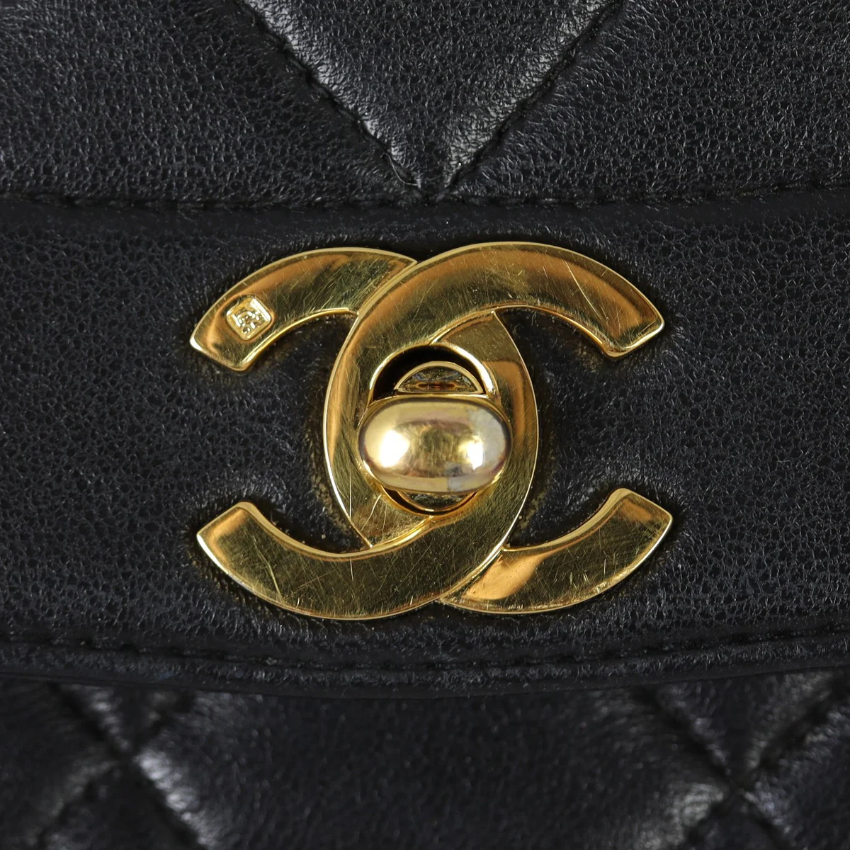 Chanel Diana Flap Bag | Vintage Black - Image 9