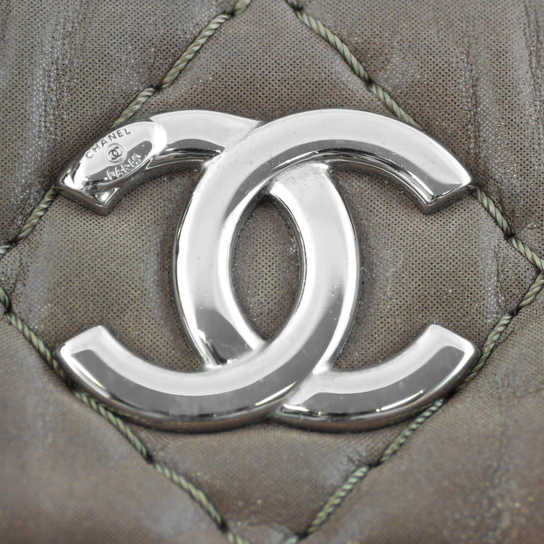 Chanel Iridescent Sea Hit Tote Large - Image 5