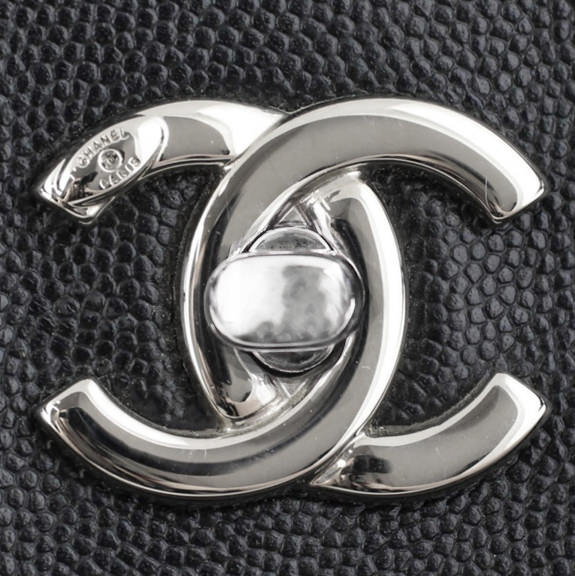 Chanel Large Shopping Bag Soft Caviar - Image 8