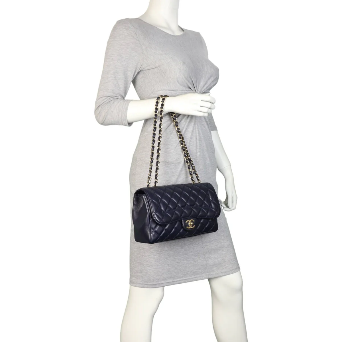 Chanel Quilted Diana Bag - Image 13