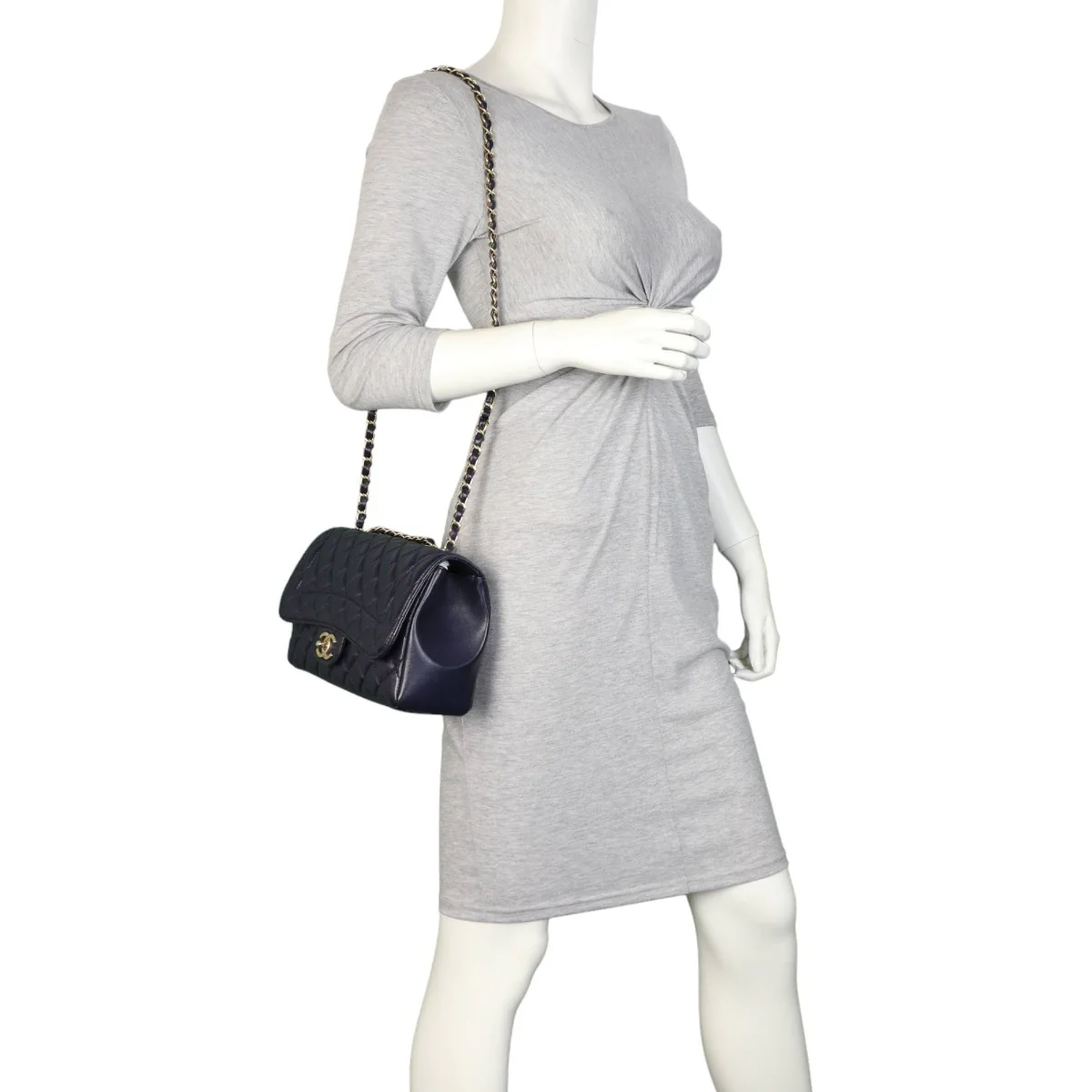 Chanel Quilted Diana Bag - Image 14