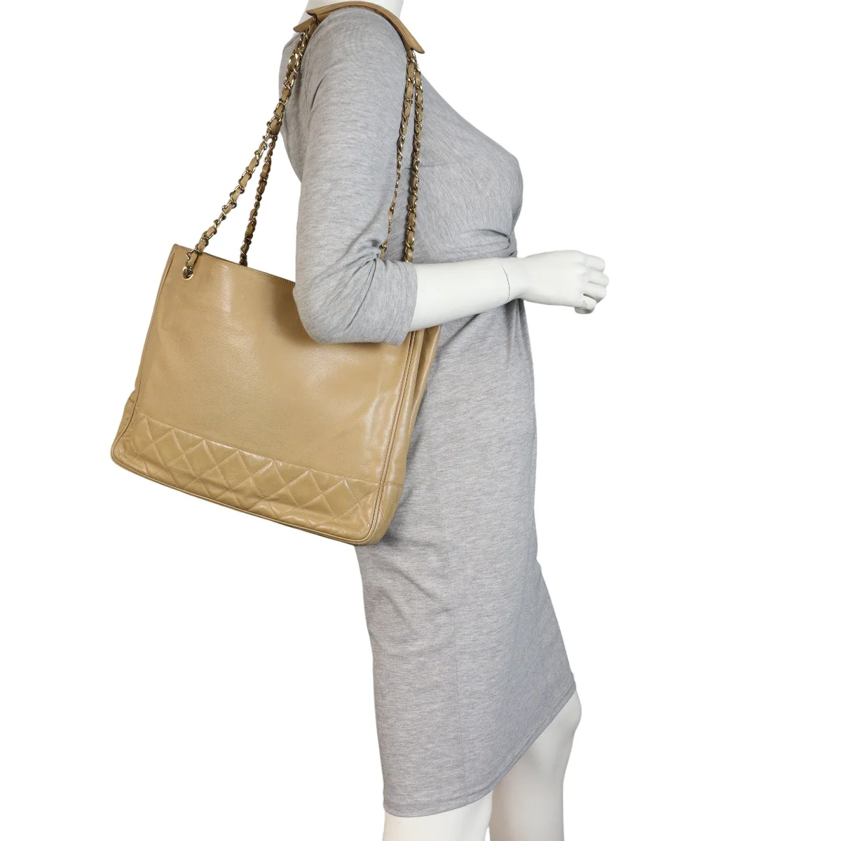 Chanel Vintage Chain Tote - Image 10