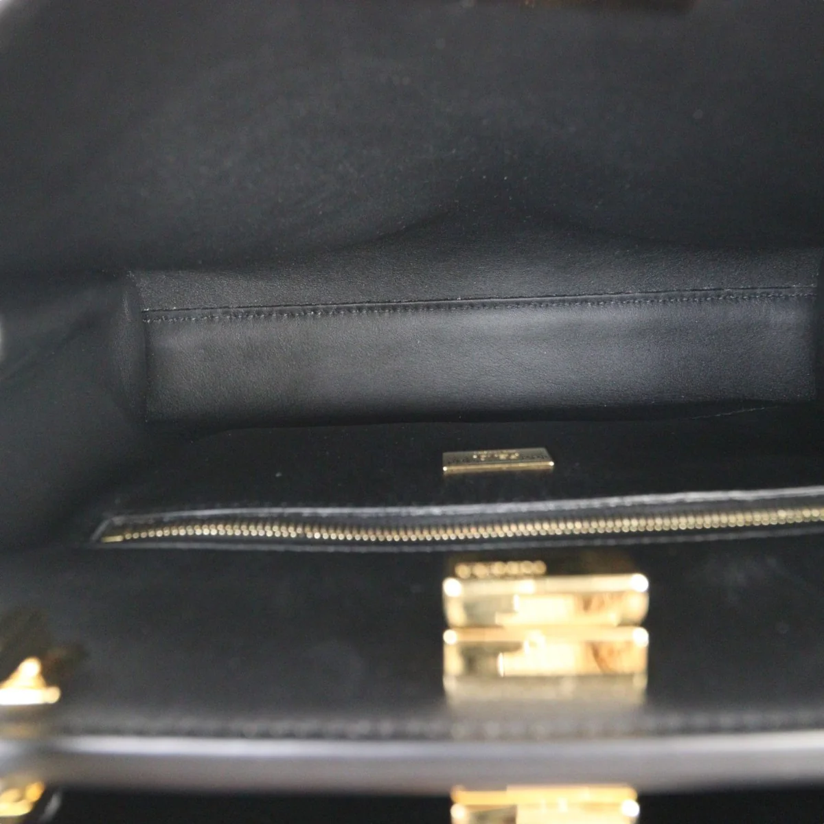 Fendi Peekaboo Essentially - Image 10