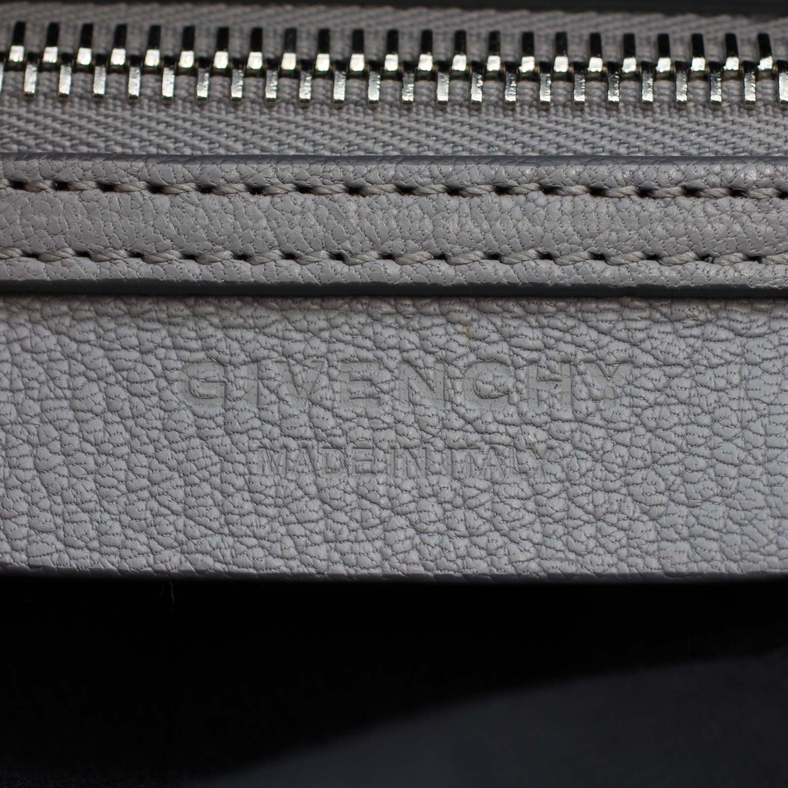 Givenchy Antigona Medium - Image 11