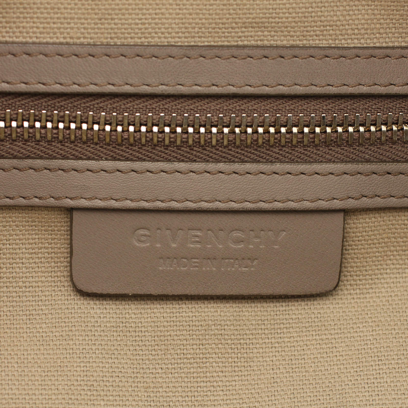 Givenchy Antigona Medium - Image 8