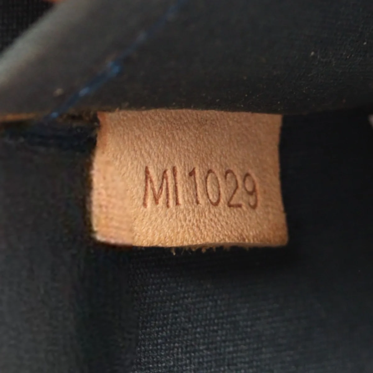 Louis Vuitton Alma GM Monogram Vernis - Image 8