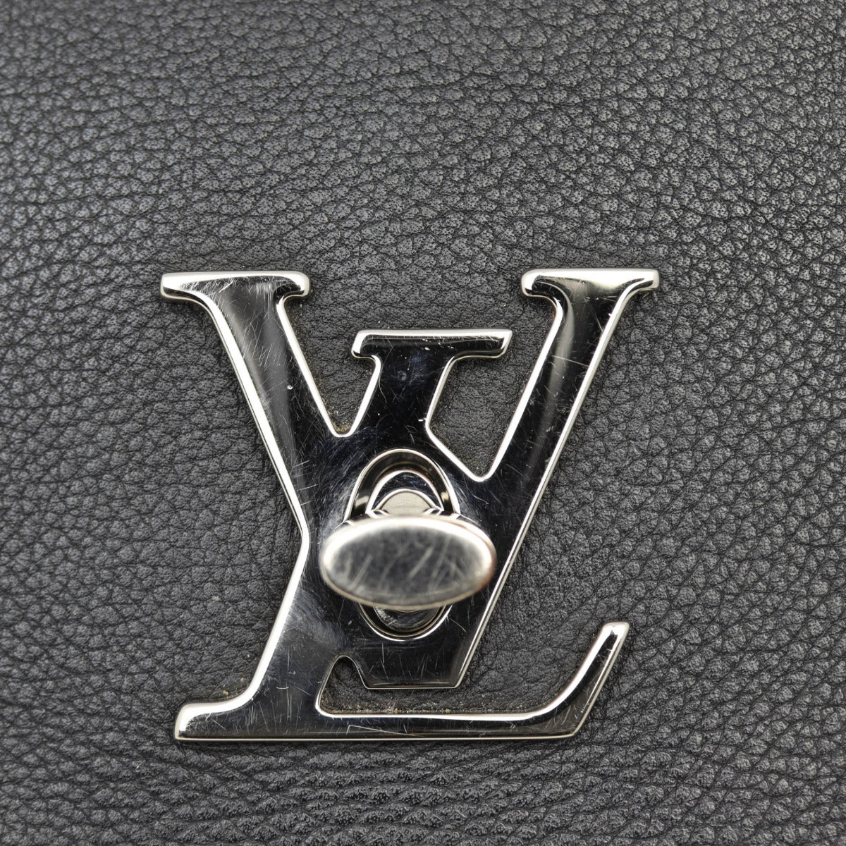 Louis Vuitton Lockme II BB - Image 9