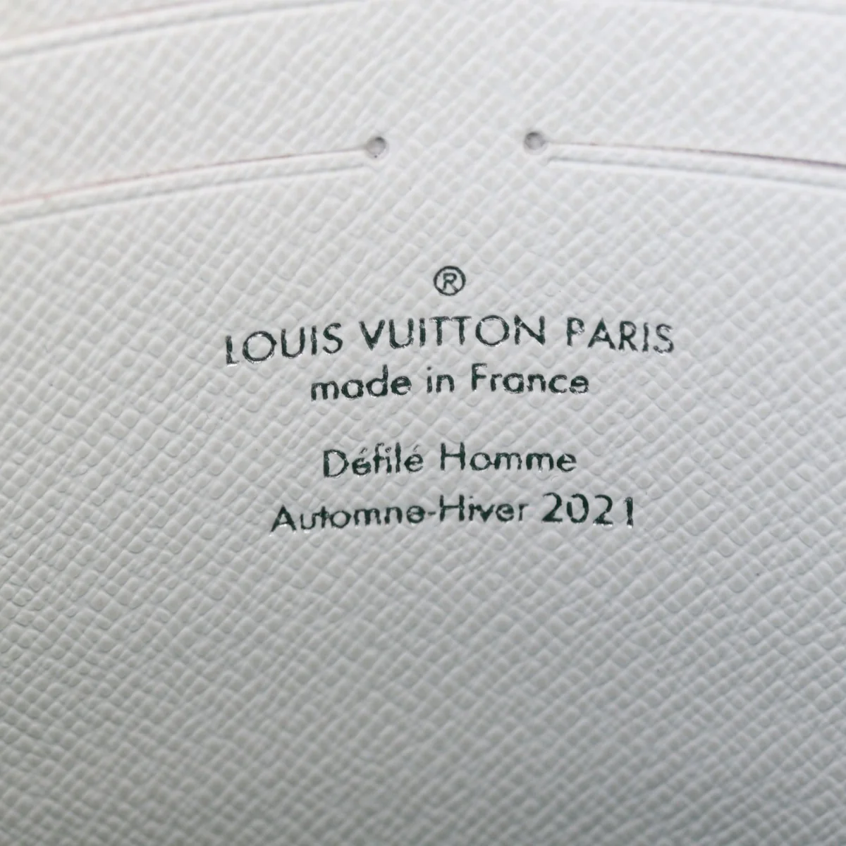Louis Vuitton Pochette Voyage MM Everyday Signature - Image 7
