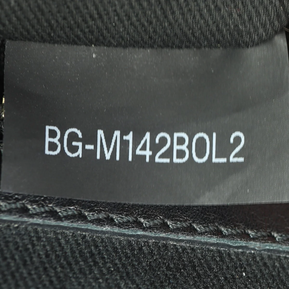 Valentino Vitello Rockstud Flap Bag - Image 11